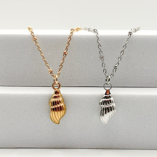 COCO - Collier avec mince pendentif coquillage