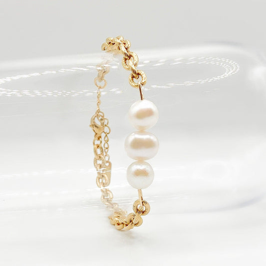 DORADO - Bracelet avec trio de perles dâeau douce Bynovann