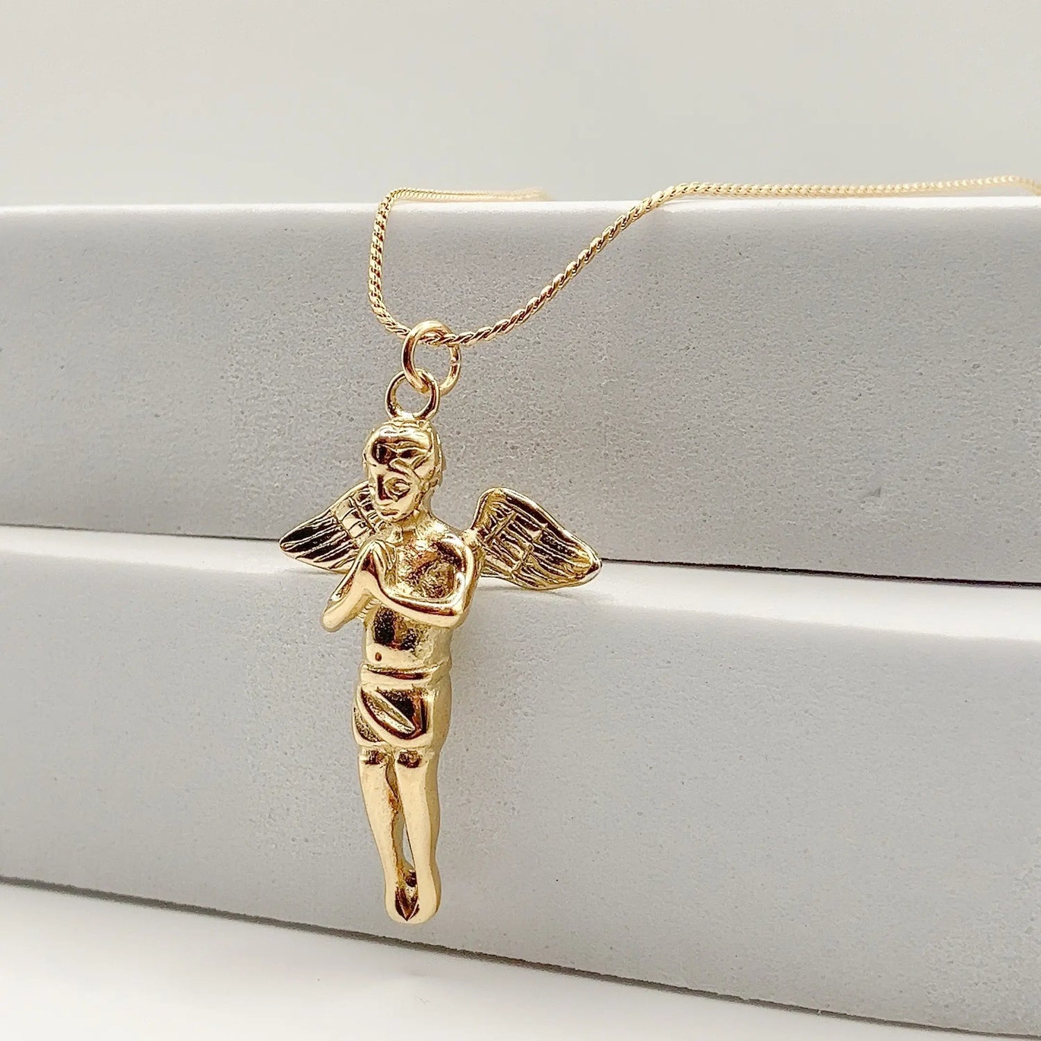 ANGEL - Collier avec pendentif d'une ange, mince chaîne (UNISEXE) BYNOVANN