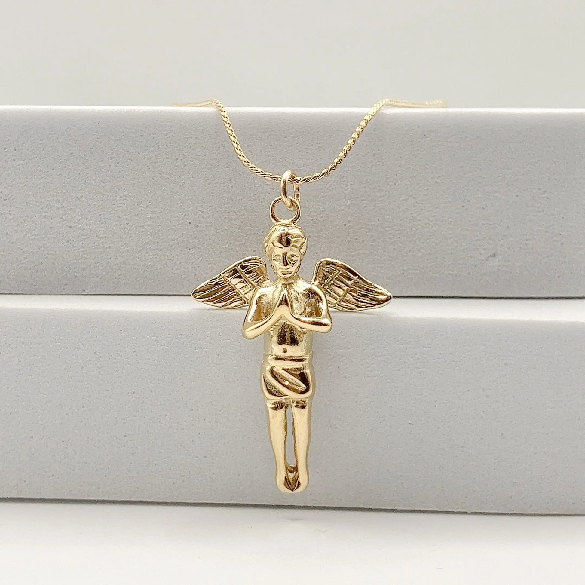 ANGEL - Collier avec pendentif d'une ange, mince chaîne (UNISEXE) BYNOVANN