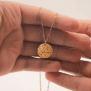 BAHIA - Collier avec pendentif aux signes de l’océan BYNOVANN