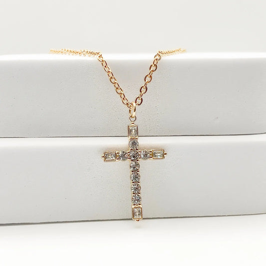 CRUZ - Collier avec pendentif croix en ZIRCON cubique BYNOVANN
