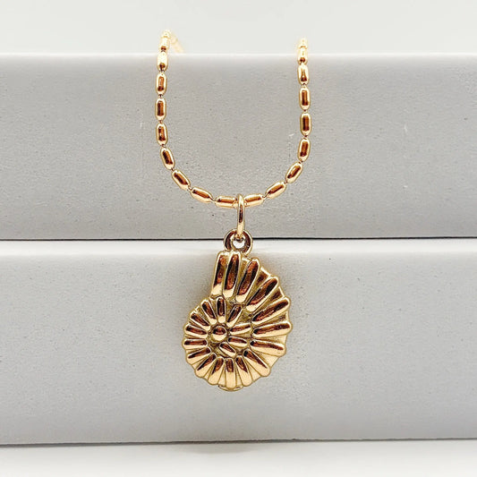 ISLA - Collier avec pendentif coquillage BYNOVANN