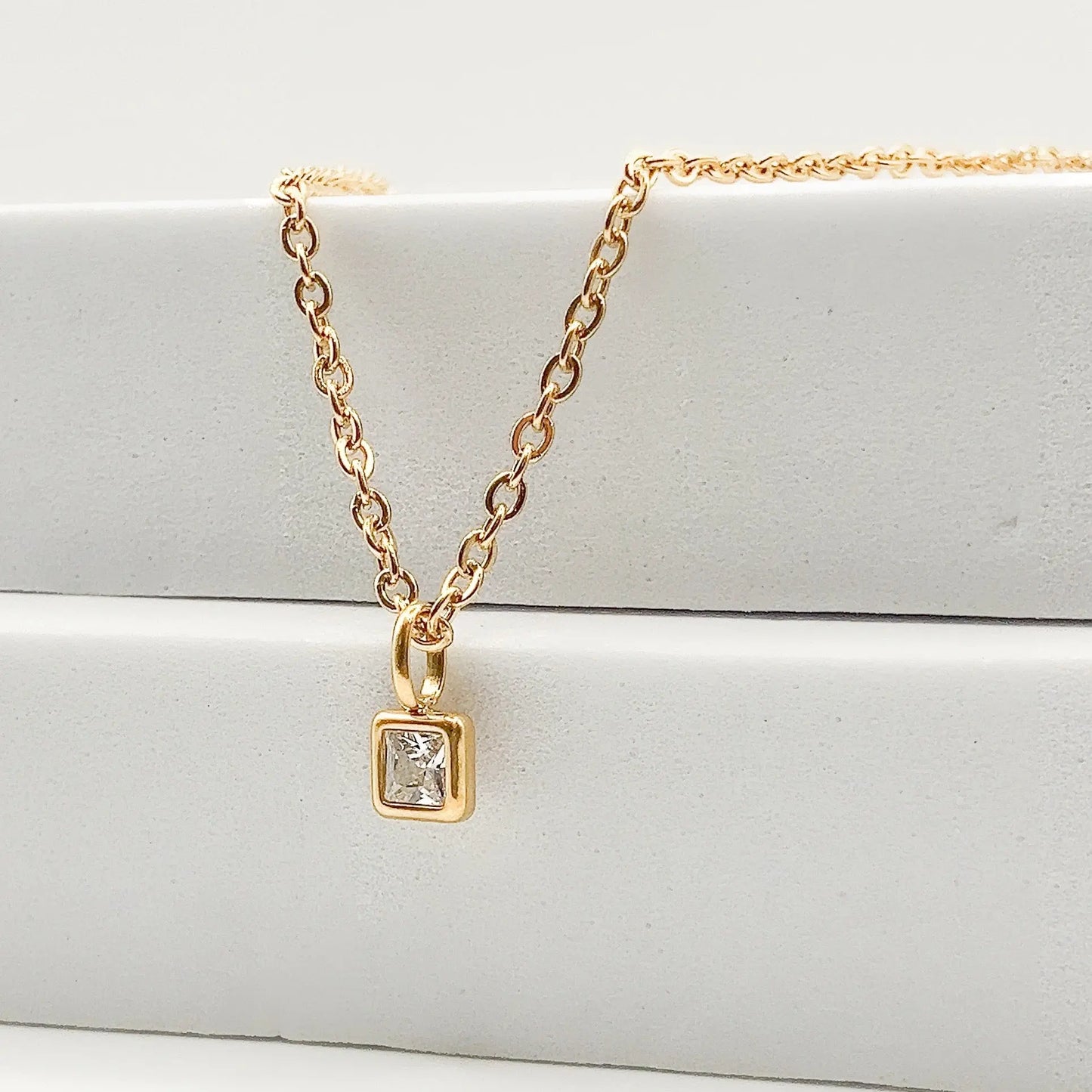 PURA - Collier avec un pendentif en Rhinestone BYNOVANN