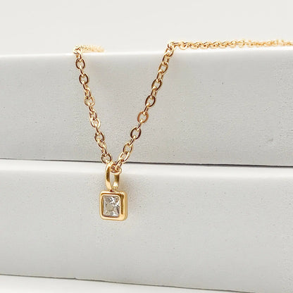 PURA - Collier avec un pendentif en Rhinestone BYNOVANN