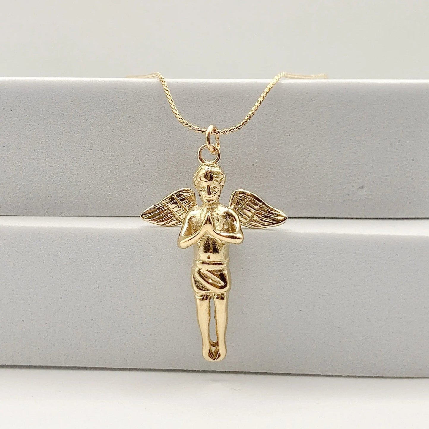 ANGEL - Collier avec pendentif d'une ange, mince chaîne - BYNOVANN
