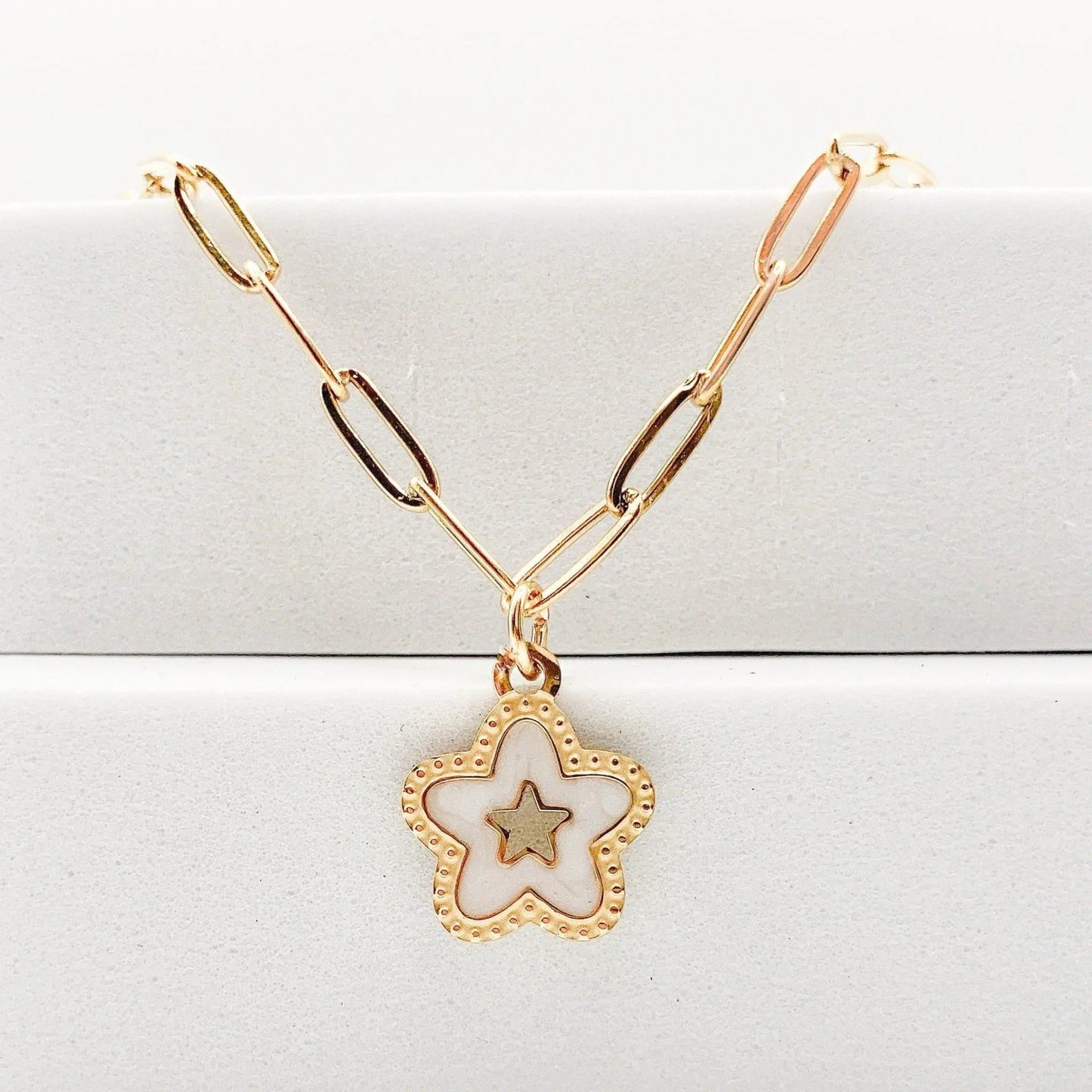CLÉA - Collier avec pendentif étoile - BYNOVANN