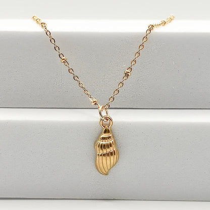 COCO - Collier avec mince pendentif coquillage - BYNOVANN