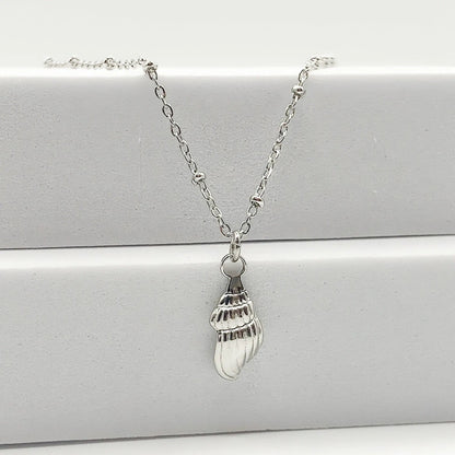 COCO - Collier avec mince pendentif coquillage - BYNOVANN