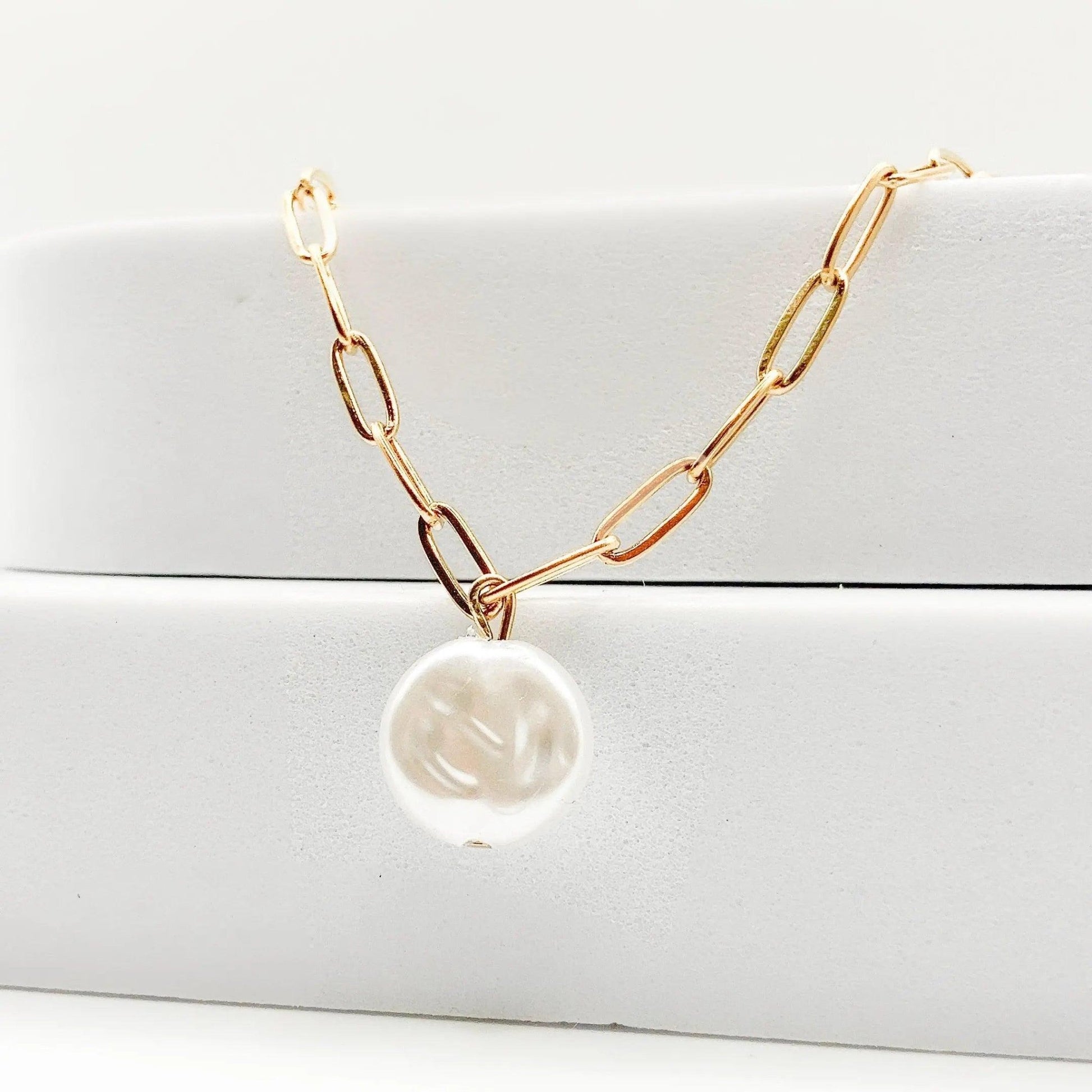 LUZ - Collier avec pendentif en perle - BYNOVANN