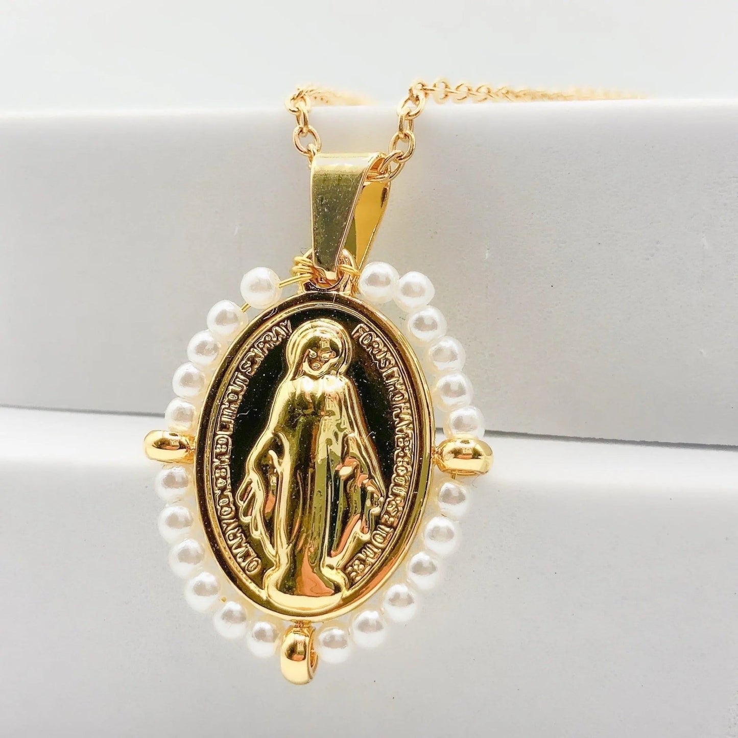 MARIA - Collier avec pendentif chrétien - BYNOVANN