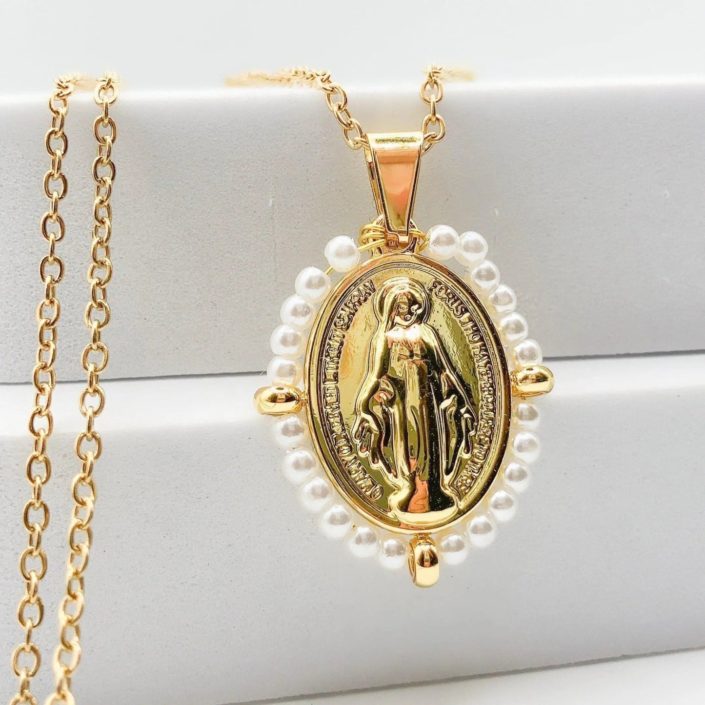 MARIA - Collier avec pendentif chrétien - BYNOVANN