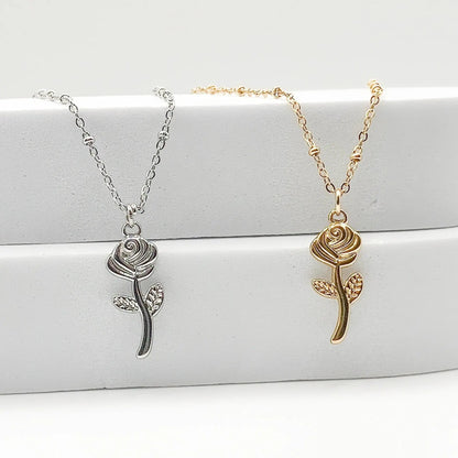 ROSA - Collier avec un pendentif en forme de ROSE - BYNOVANN