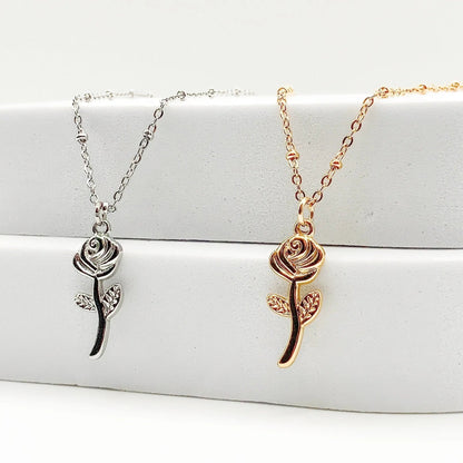 ROSA - Collier avec un pendentif en forme de ROSE - BYNOVANN