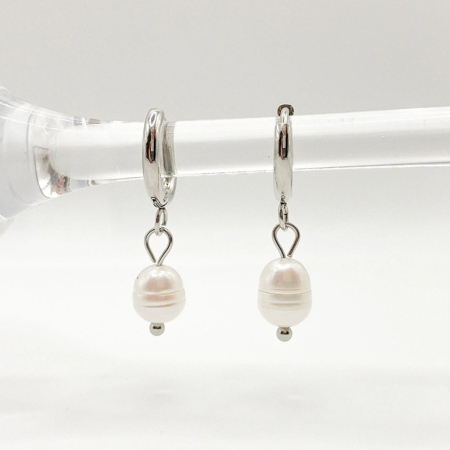 SIRENA - Boucles d’oreilles pendentif perle d’eau douce - BYNOVANN